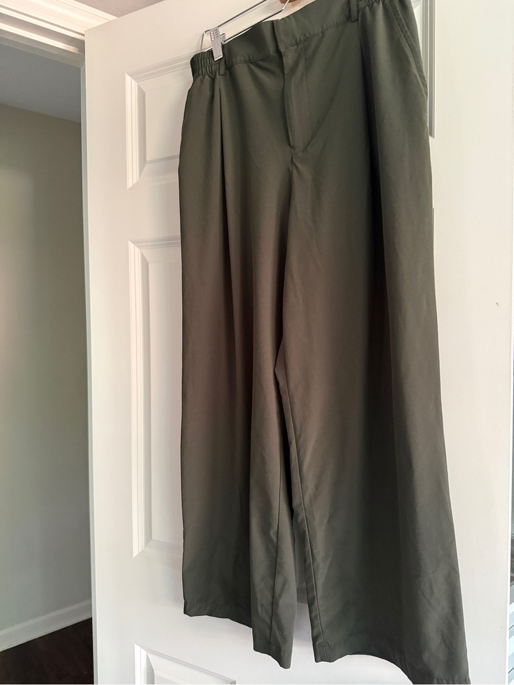 Gap Fit lightweight women’s trouser in Olive Green